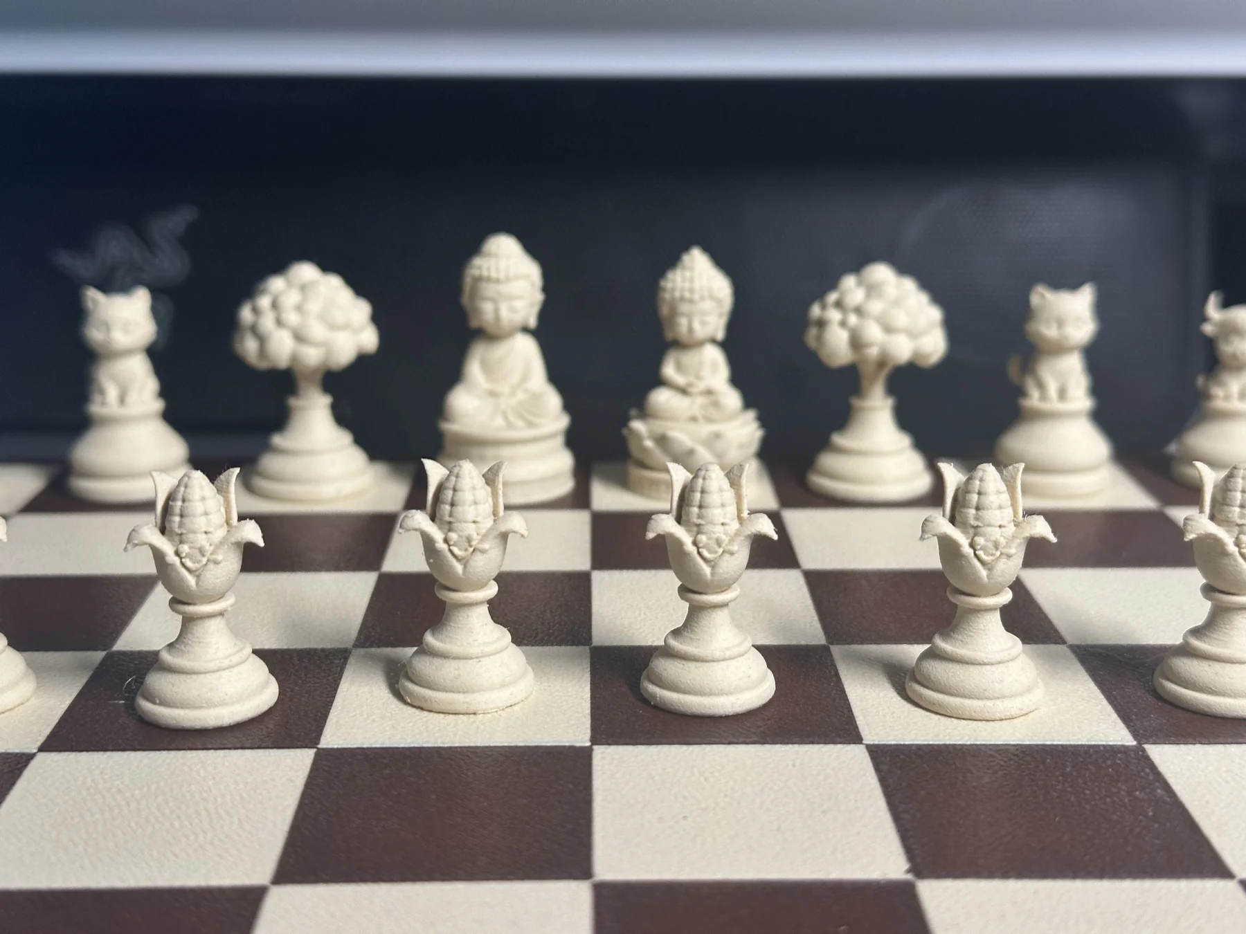 Close view of the wood PLA chess pieces